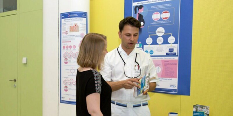 Austria: Interviews and leaflets at dental schools