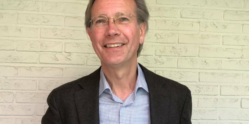Bruno Loos receives top IADR award for research in periodontal disease
