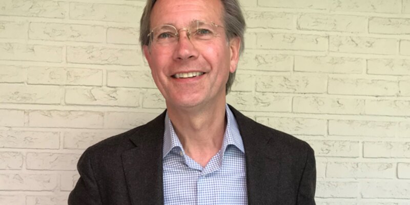 Bruno Loos receives top IADR award for research in periodontal disease