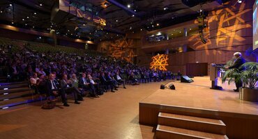 German perio society annual meeting focuses on aesthetics