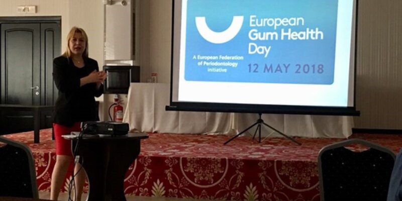 Romania: Demonstrations for dentists and courses on medication and periodontal therapy