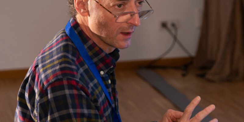 Iain Chapple receives UK honour for services to oral and dental health