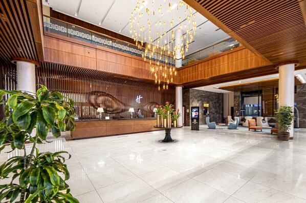 Holiday Inn Lobby