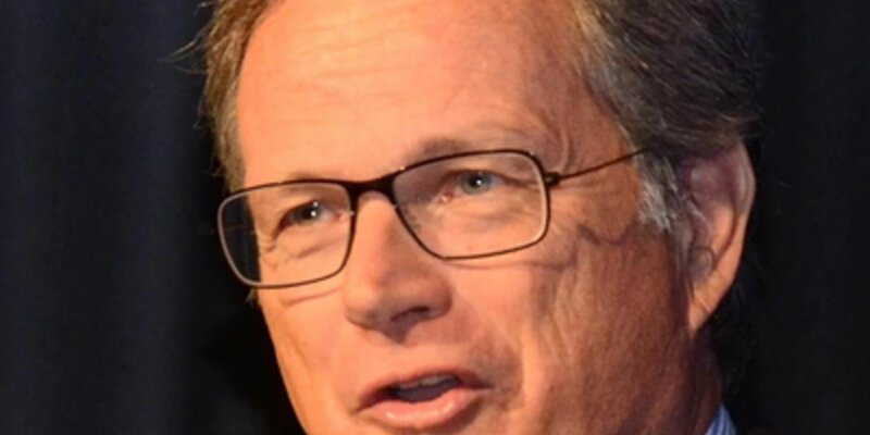 EFP gives distinguished-scientist award to Andrea Mombelli