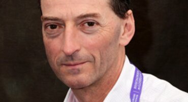 Iain Chapple receives top award from International Association for Dental Research