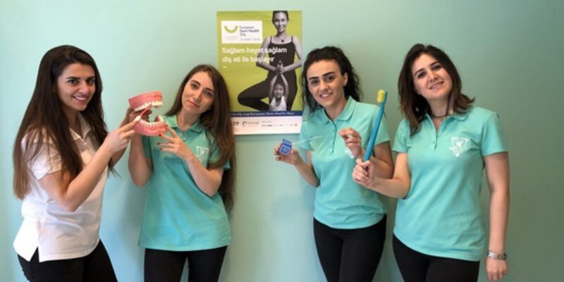 Azerbaijan: free periodontal screenings and university seminars